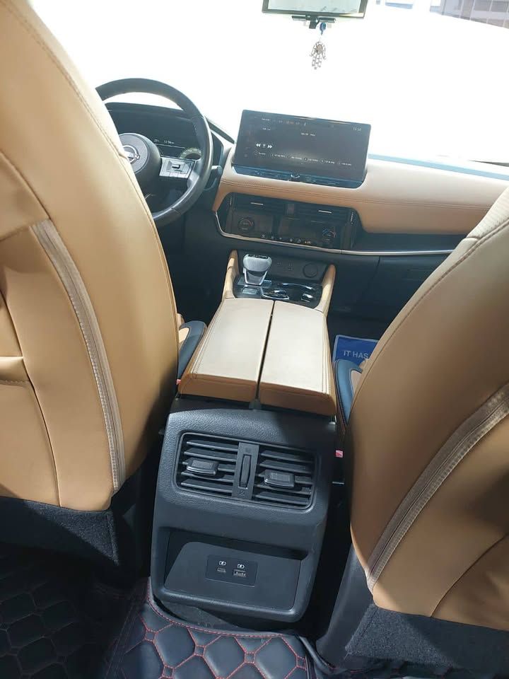 2024 نيسان اكس تريل ST-L