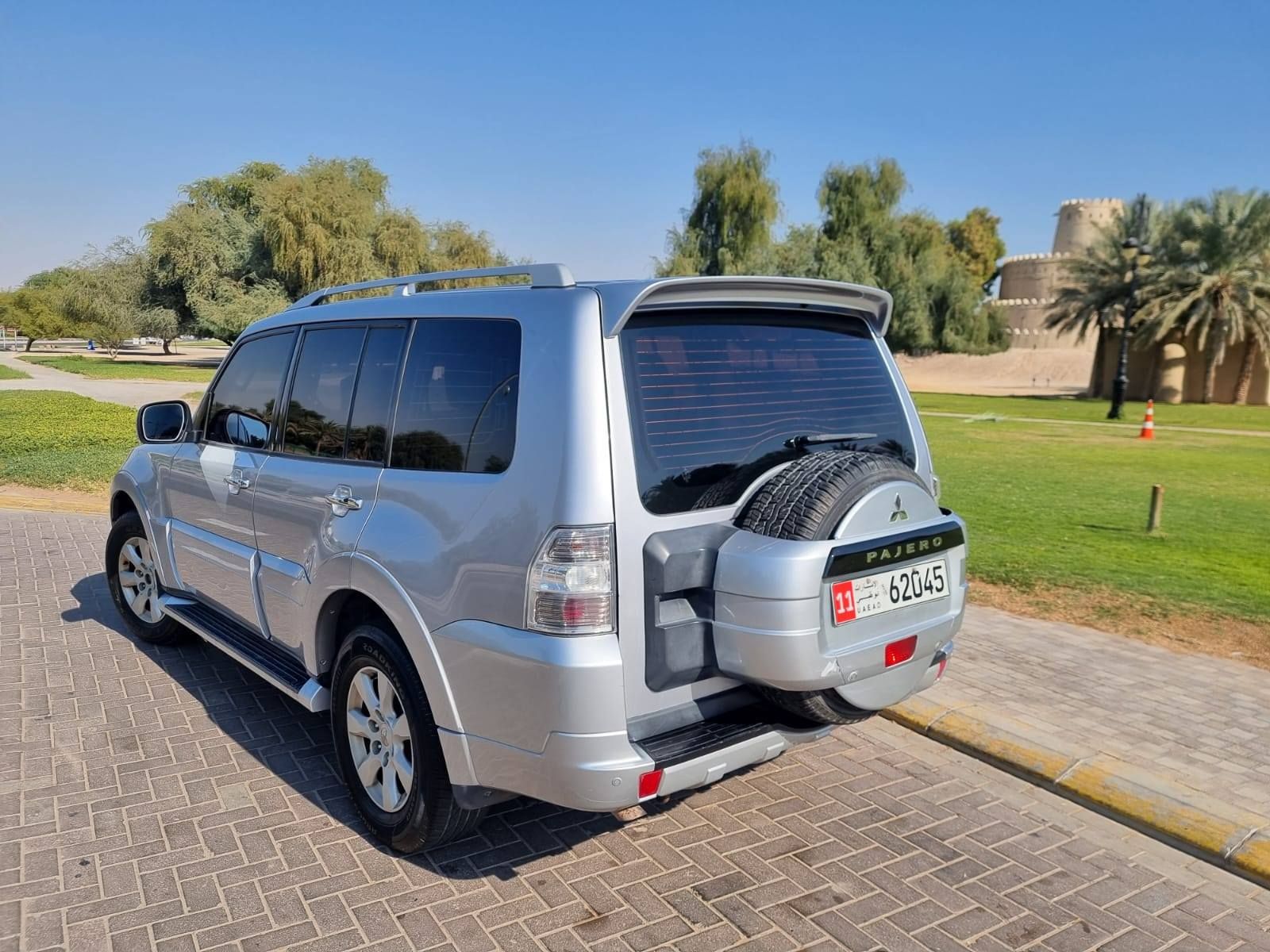 2011 Mitsubishi Pajero GLS