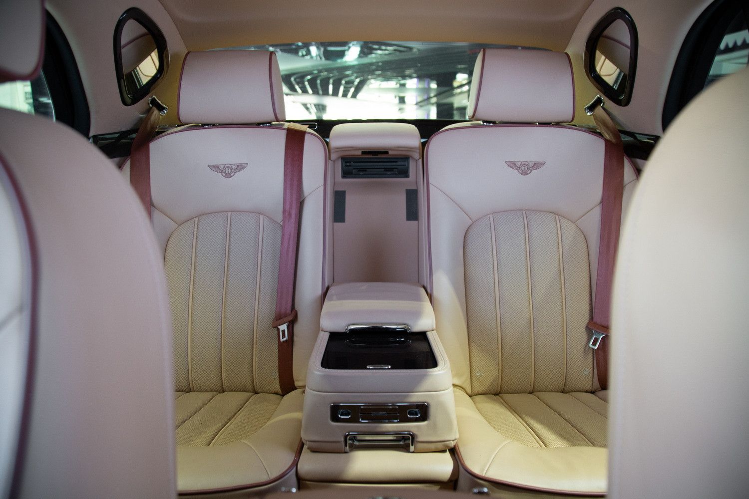 2015 بنتلي مولسان Mulliner