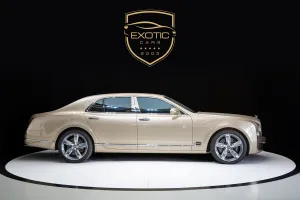 2015 بنتلي مولسان Mulliner