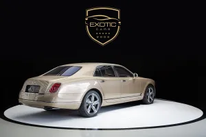 2015 بنتلي مولسان Mulliner