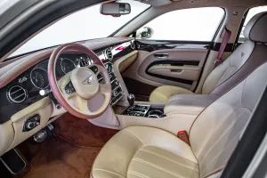 2015 بنتلي مولسان Mulliner