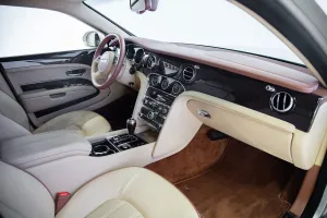 2015 بنتلي مولسان Mulliner