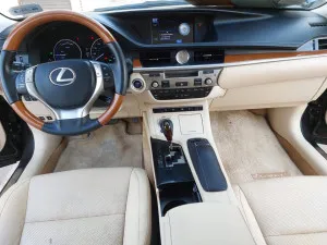 2014 لكزس ES - اي اس ES300h