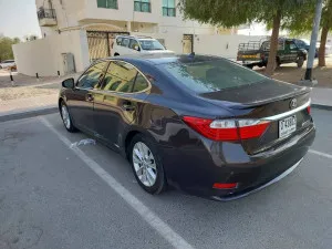 2014 لكزس ES - اي اس ES300h