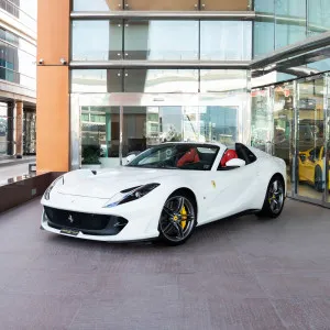 2023 FERRARI 812 GTS ( FULL CARBON BODY )