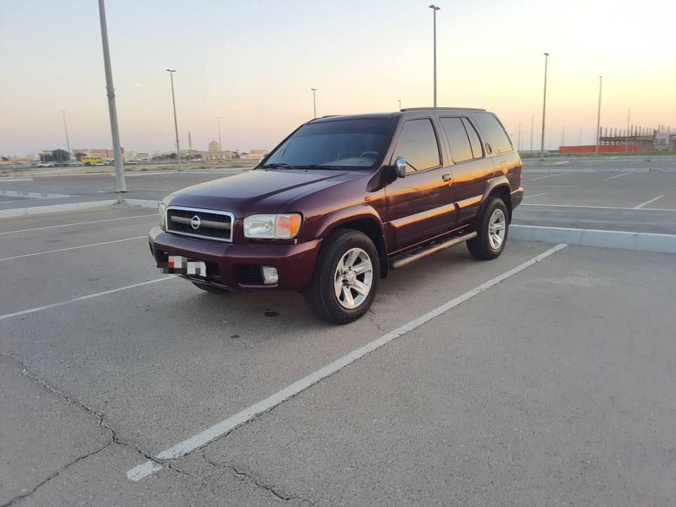 2004 نيسان باثفايندر Platinum