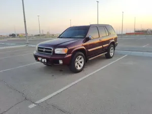 2004 نيسان باثفايندر Platinum