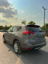 2017 نيسان روج SV