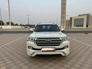 2016 تويوتا لاند كروزر VXR