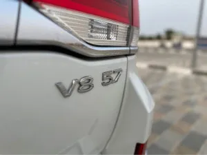 2016 تويوتا لاند كروزر VXR