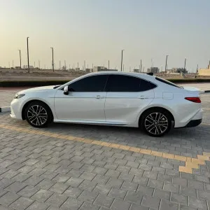 2025 تويوتا كامري GL