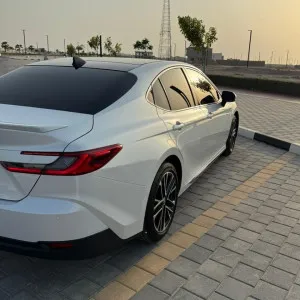 2025 تويوتا كامري GL