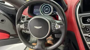 2017 استون مارتن دي بي ١١ Shadow Edition Volante