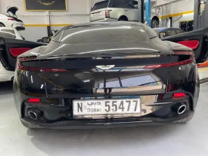 2017 استون مارتن دي بي ١١ Shadow Edition Volante