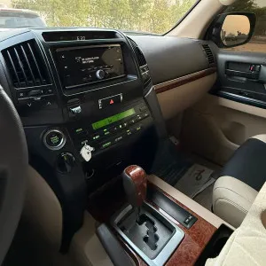2012 Toyota Land Cruiser VXR