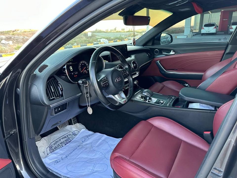 2021 كيا ستينجر GT-Line