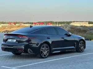 2021 كيا ستينجر GT-Line