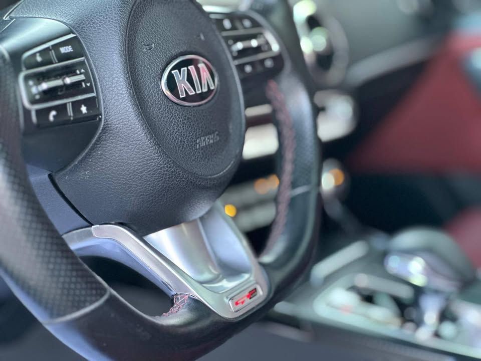 2021 كيا ستينجر GT-Line