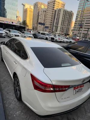 2017 تويوتا افالون Exclusive