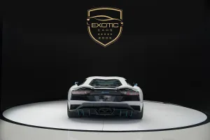 2018 لامبورجيني أفندايتر SV