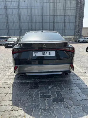 2021 لكزس اي اس IS 300