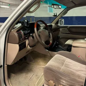 2000 تويوتا لاند كروزر VXR