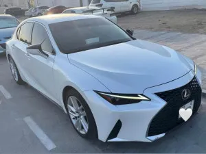 2023 لكزس اي اس IS 300