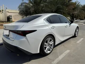 2023 لكزس اي اس IS 300
