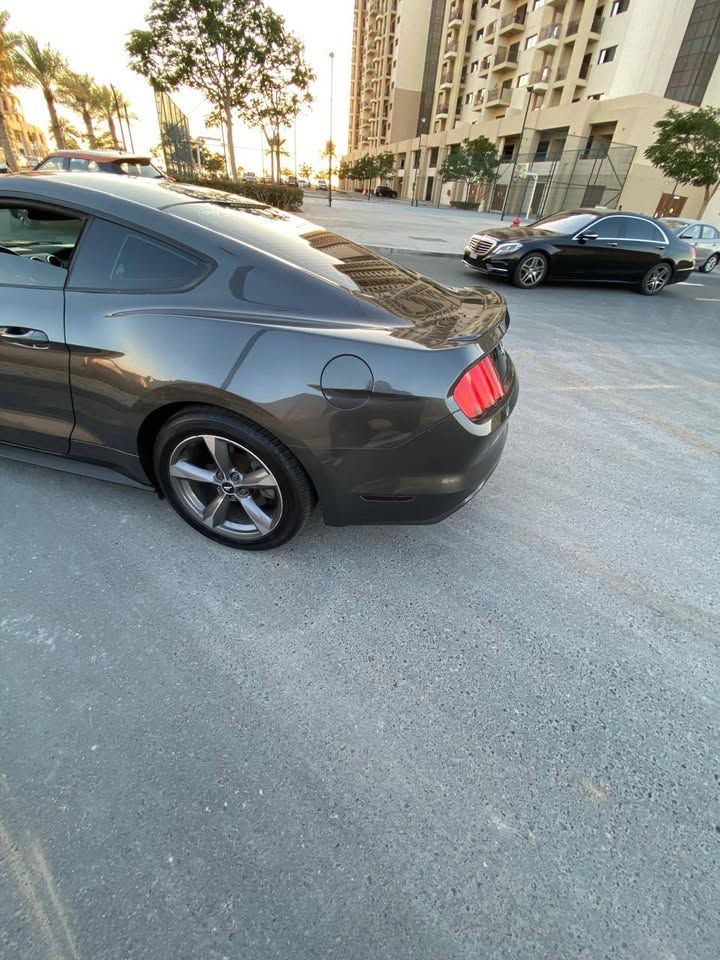 2015 فورد موستانج EcoBoost Fastback