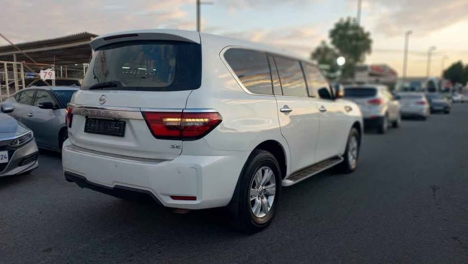2011 Nissan Patrol LE Platinum city