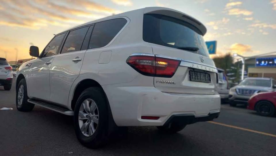 2011 Nissan Patrol LE Platinum city