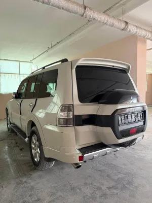2016 Mitsubishi Pajero GLS