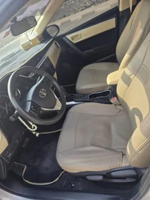 2018 تويوتا كورولا Hybrid LE