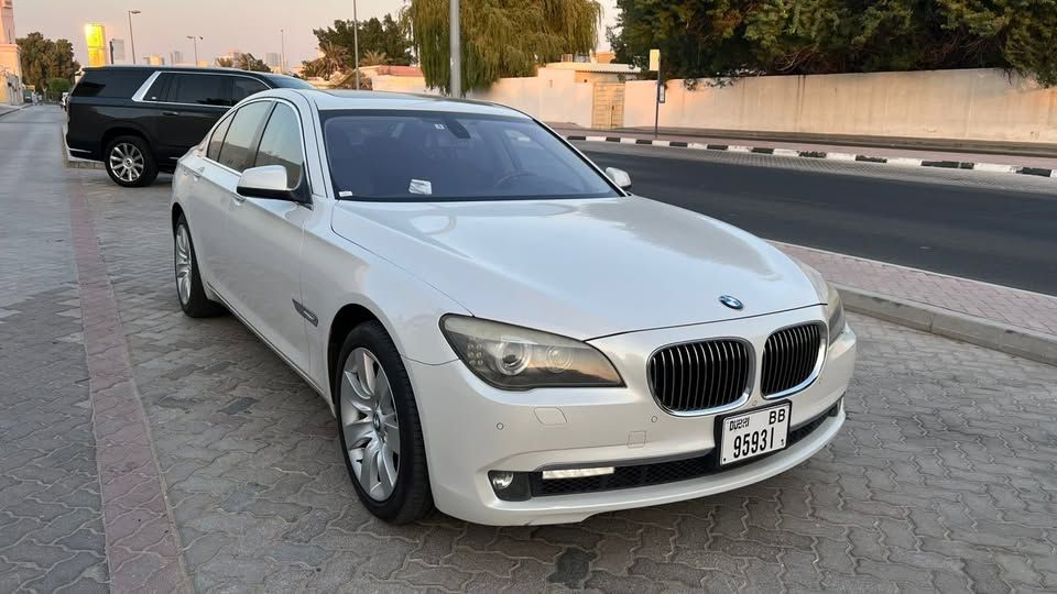 2010 بي أم دابليو الفئة - 7
