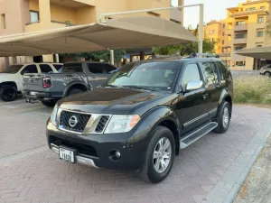 2010 نيسان باثفايندر SL