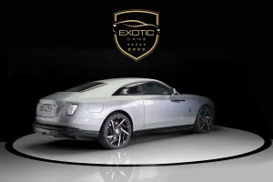 2025 رولز رويس سبيكتر Black Badge