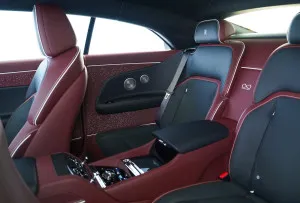 2025 رولز رويس سبيكتر Black Badge