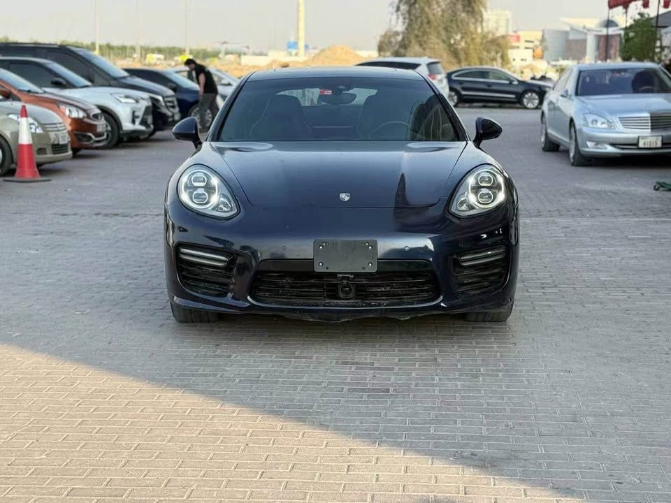 2016 بورش باناميرا GTS Sport Turismo
