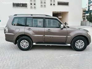 2012 ميتسوبيشي باجيرو Signature Edition
