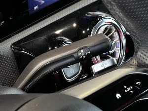 2024 مرسيدس-بنز الفئة - A A220 Sedan