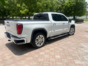 2020 جي أم سي سييرا Denali