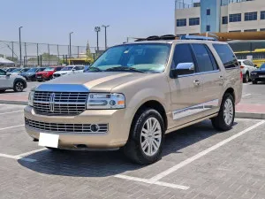 2014 لينكولن نافيجيتور Standard