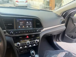 2020 هيونداي النترا SE