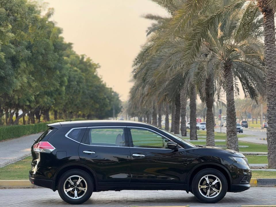 2015 نيسان اكس تريل ST