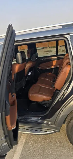 2017 مرسيدس-بنز GLS - جي ال اس GLS 550 4MATIC