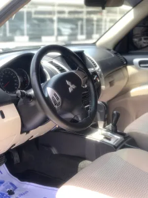 2011 Mitsubishi Pajero GLS