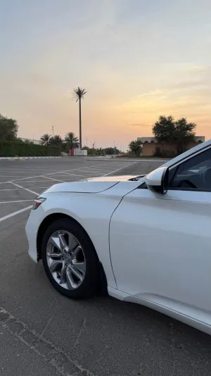 2018 هوندا أكورد LX