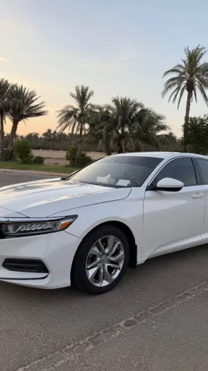 2018 هوندا أكورد LX
