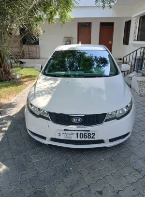 2011 كيا سيراتو EX hatchback
